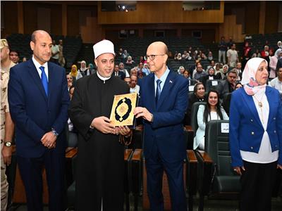 محافظ أسيوط يشهد تكريم الدكتور أحمد المنشاوي