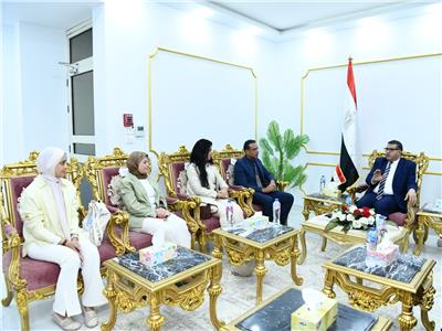 محافظ قنا يستقبل وفد برنامج الأمم المتحدة
