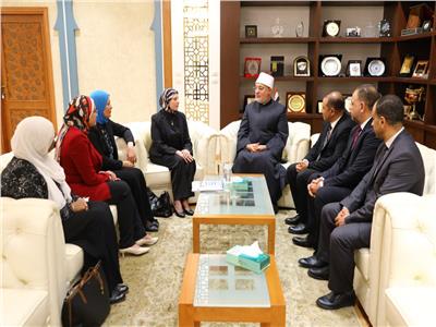 مفتي الجمهورية ومديرة المركز القومي للبحوث الاجتماعية والجنائية 