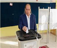 رئيس اقتصادية الوفد يدلي بصوته في الإستفتاء على التعديلات الدستورية 