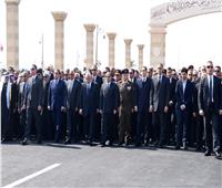 مشهد تاريخي.. رئيسان و6 رؤساء حكومة وبرلمان في وداع «مبارك»
