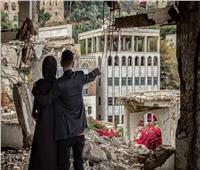 صور| «رسالة سلام».. خطوبة فوق أنقاض الحرب باليمن
