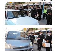 «الداخلية» توزع الورود والهدايا على المواطنين احتفالا بعيد الشرطة.. صور