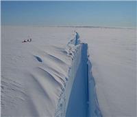 رصد شق جليدي ضخم بسماكة 150 مترا