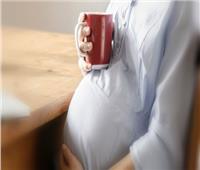تناول الحوامل القهوة والشاي يجنب النساء مشاكل صحية