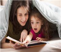 أهمها تنشيط الدماغ.. فوائد بالجملة لـ"حدوتة قبل النوم" لطفلك