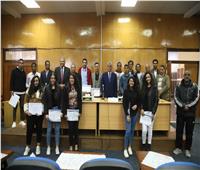 تكريم طلاب جامعة جنوب الوادي المشاركين في افتتاح طريق الكباش