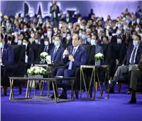 الرئيس السيسي يّوجه التحية للشعب المصري ويٌشيد بدور الشباب والمرأة في مواجهة التحديات 
