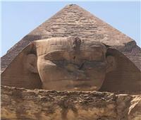 كبير الأثريين يتحدث عن حقيقة صور أبو الهول وهو «نائم» 