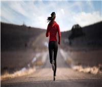 هل حركة الذراعين أثناء الركض تزيد سرعة الإنسان؟