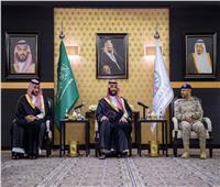 ولي العهد السعودي يلتقي وزير الدفاع وقيادات الوزارة  