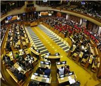 برلمان جنوب أفريقيا يؤجل التصويت على عزل الرئيس أسبوع
