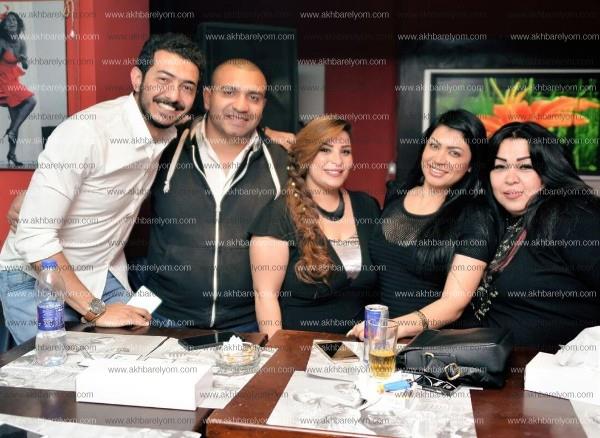 نجوم الفن والاعلام يحتفلون بعيد ميلاد الاعلامية ناهد عونى