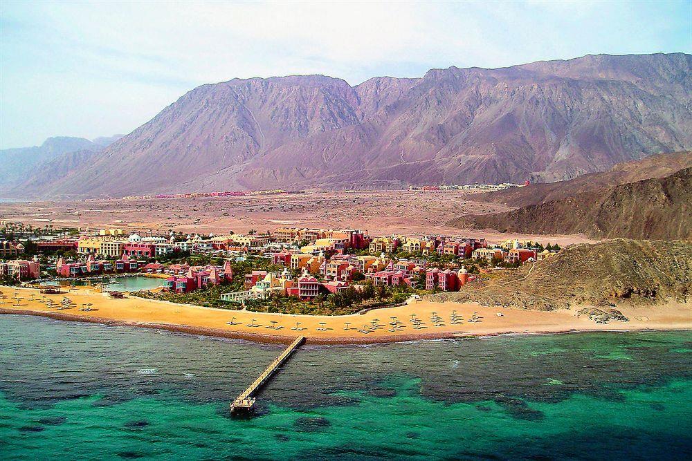 جزيرة فرعون والوادي الملون