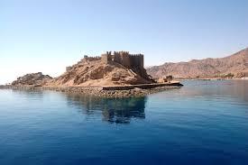 جزيرة فرعون والوادي الملون