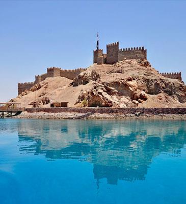 جزيرة فرعون والوادي الملون