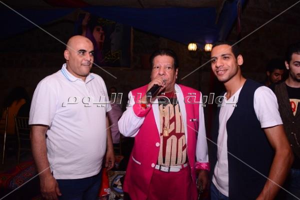 «هبطل السجاير» شعار شعبان عبد الرحيم في «الحارة»