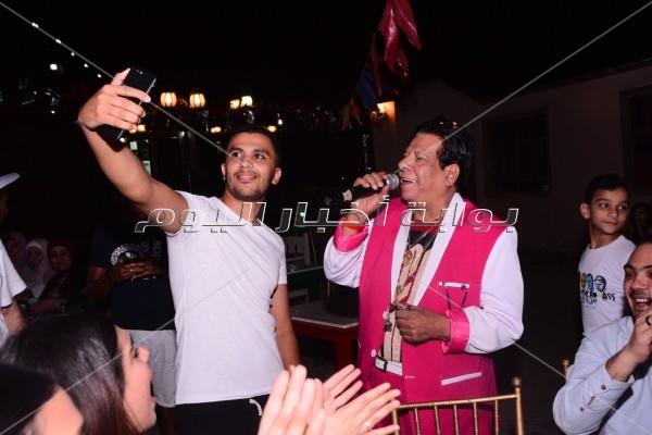 «هبطل السجاير» شعار شعبان عبد الرحيم في «الحارة»