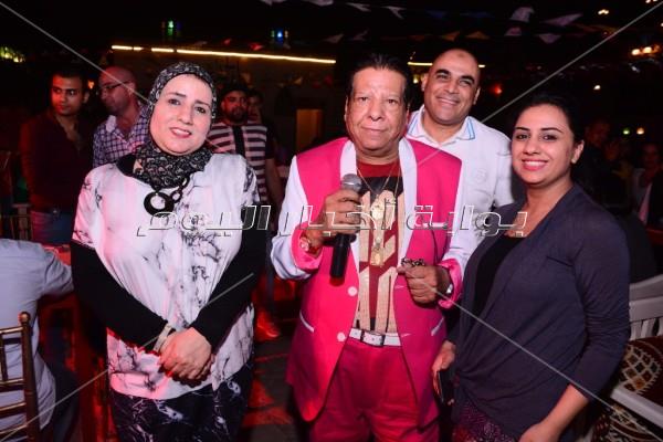«هبطل السجاير» شعار شعبان عبد الرحيم في «الحارة»