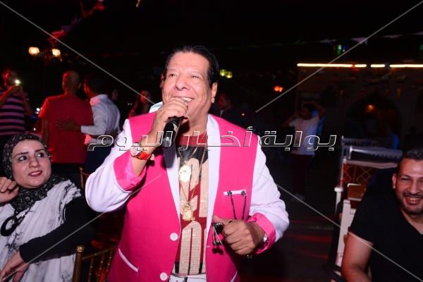 «هبطل السجاير» شعار شعبان عبد الرحيم في «الحارة»