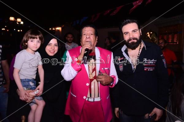 «هبطل السجاير» شعار شعبان عبد الرحيم في «الحارة»