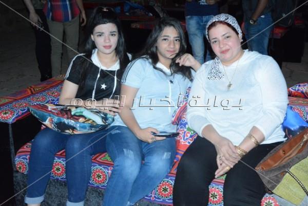 «هبطل السجاير» شعار شعبان عبد الرحيم في «الحارة»