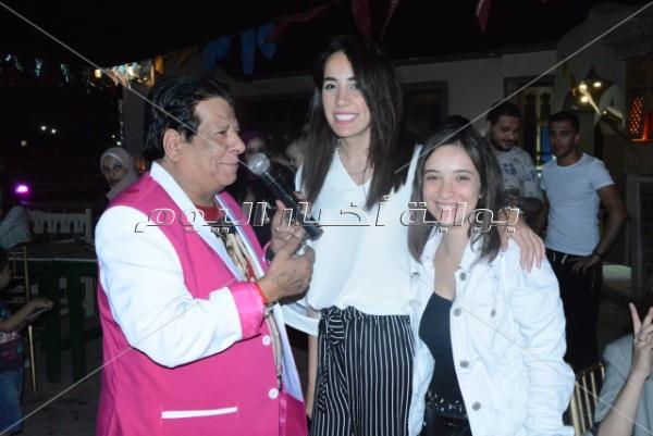 «هبطل السجاير» شعار شعبان عبد الرحيم في «الحارة»