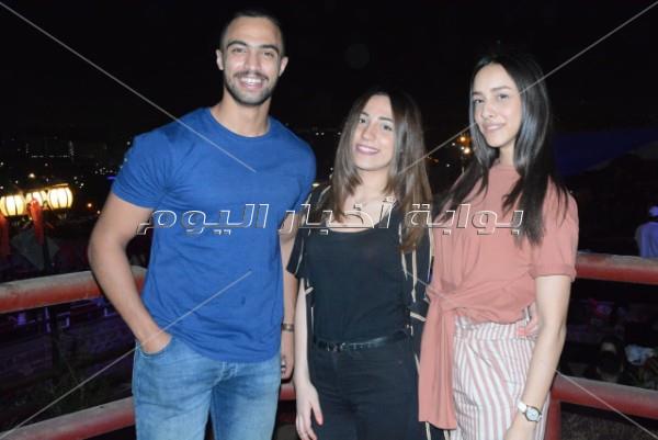 «هبطل السجاير» شعار شعبان عبد الرحيم في «الحارة»