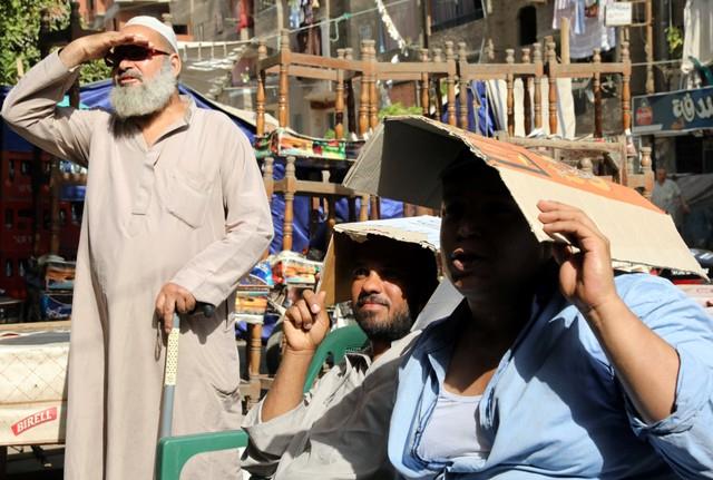 ردود أفعال جماهير مصر وأوروجواي من المقاهي