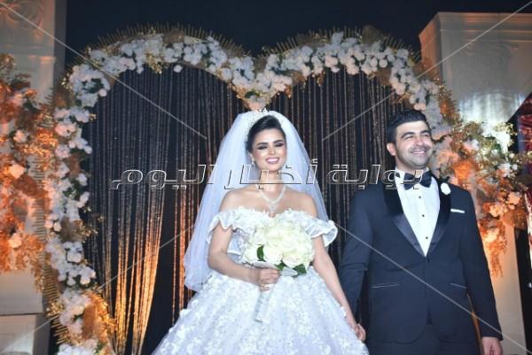 فنانون ورياضيون يحتفلون بزفاف فرح علي.. وتامر حسني يُشعل الحفل