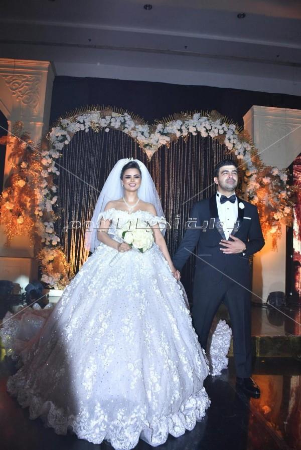 فنانون ورياضيون يحتفلون بزفاف فرح علي.. وتامر حسني يُشعل الحفل