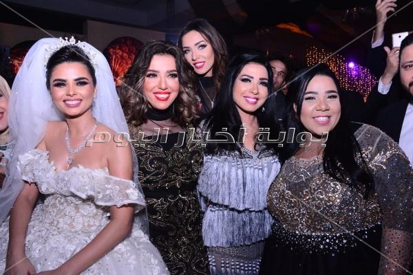 فنانون ورياضيون يحتفلون بزفاف فرح علي.. وتامر حسني يُشعل الحفل