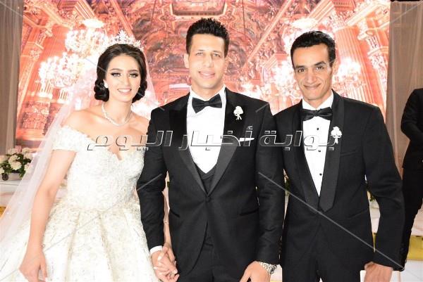 العسيلي وصافينار يحيان زفاف نجل شقيق المهندس إبراهيم محلب