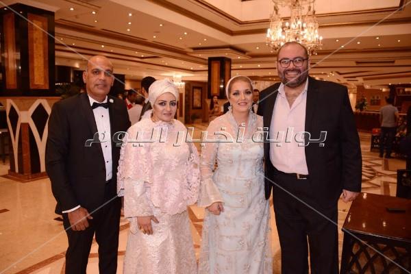 علي ربيع وخالد جلال وأبو زيد في زفاف «مصطفى وميادة»