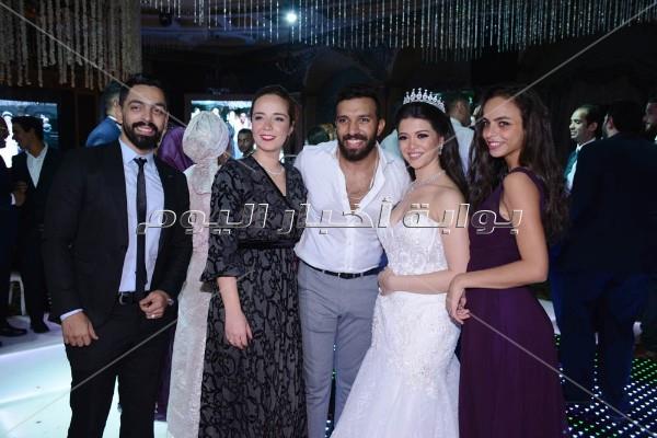 علي ربيع وخالد جلال وأبو زيد في زفاف «مصطفى وميادة»