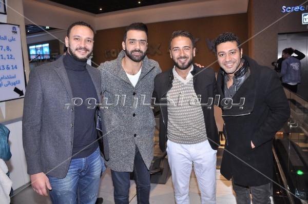 طارق لطفي والفيشاوي وأمينة خليل يحتفلون بعرض «122»