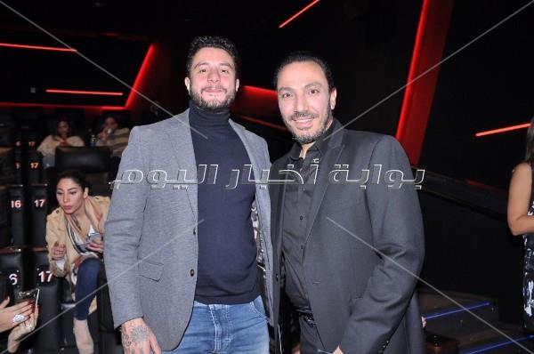 طارق لطفي والفيشاوي وأمينة خليل يحتفلون بعرض «122»