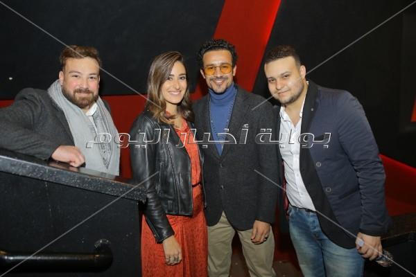 طارق لطفي والفيشاوي وأمينة خليل يحتفلون بعرض «122»