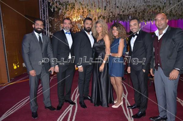 الليثي يُشعل زفاف «مصطفى وسلمى».. بحضور متعب وزوجته