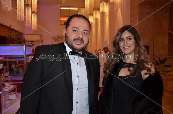 الليثي يُشعل زفاف «مصطفى وسلمى».. بحضور متعب وزوجته