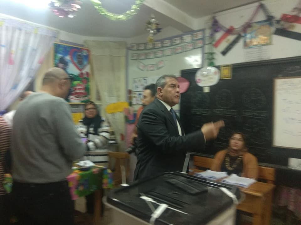 بالفيديو .. من داخل لجنته في شبرا ... طاهر ابوزيد مصر تسير علي المسار الصحيح