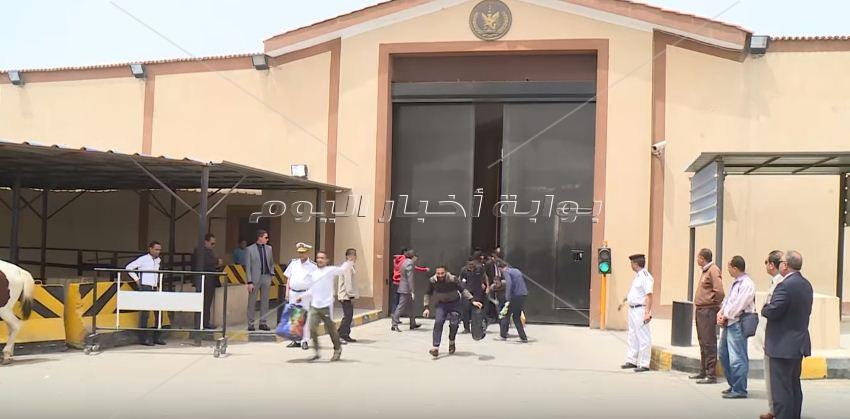 لحظة سعادة الافراج بالعفو الرئاسى بمناسبة عيد تحرير سيناء