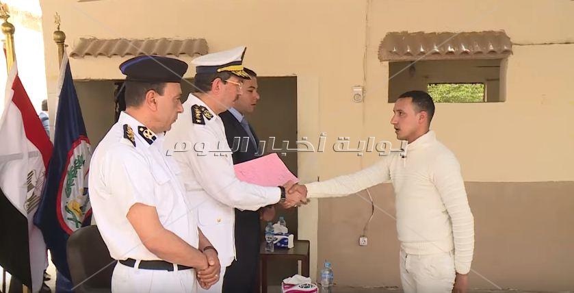 لحظة سعادة الافراج بالعفو الرئاسى بمناسبة عيد تحرير سيناء