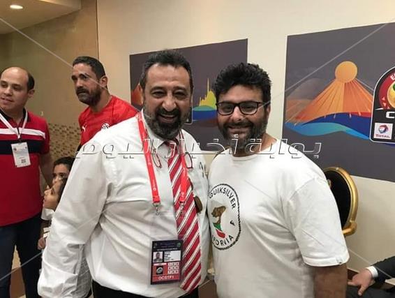 بالصور ..امير كرارة  ومنصور عامر و وليد منصور يشاهدون منتخب مصر ضد زيمبابوي ب ستاد القاهرة