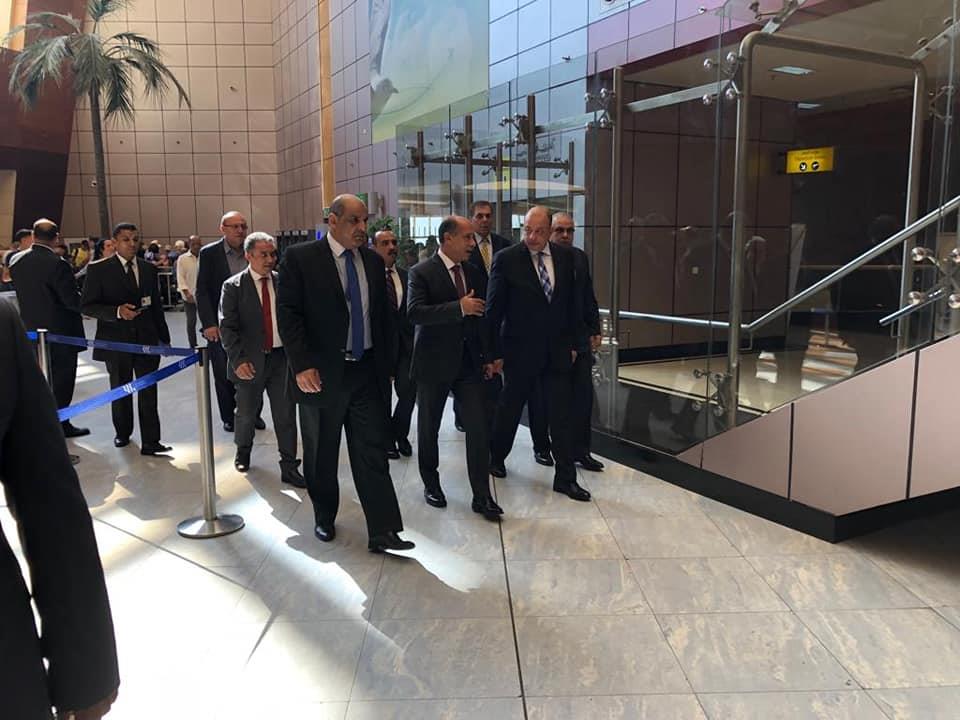 وزير الطيران المدني يتفقد المنظومة وأنظمة كاميرات المراقبة بمطار شرم الشيخ 