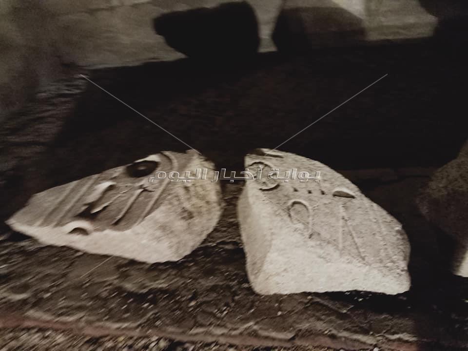 تمثالي اوزيريين للملك رمسيس الثاتي قبل الترميم