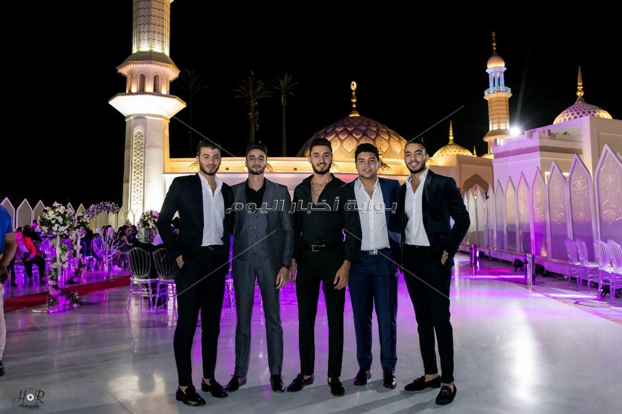 الخطيب ونجوم الأهلي يحتفلون بزفاف كريم نيدفيد