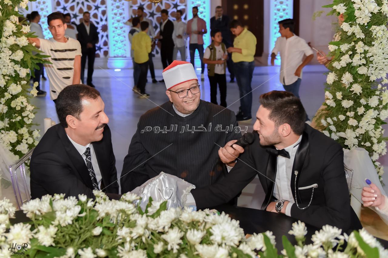الخطيب ونجوم الأهلي يحتفلون بزفاف كريم نيدفيد