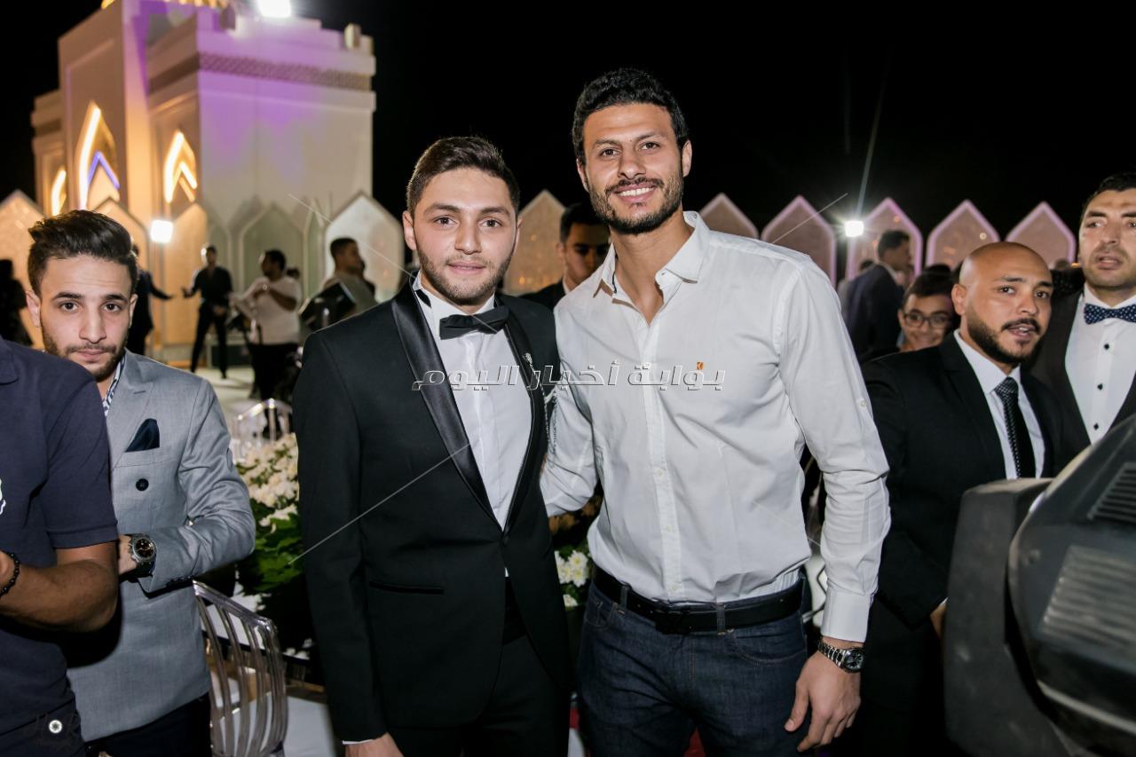 الخطيب ونجوم الأهلي يحتفلون بزفاف كريم نيدفيد