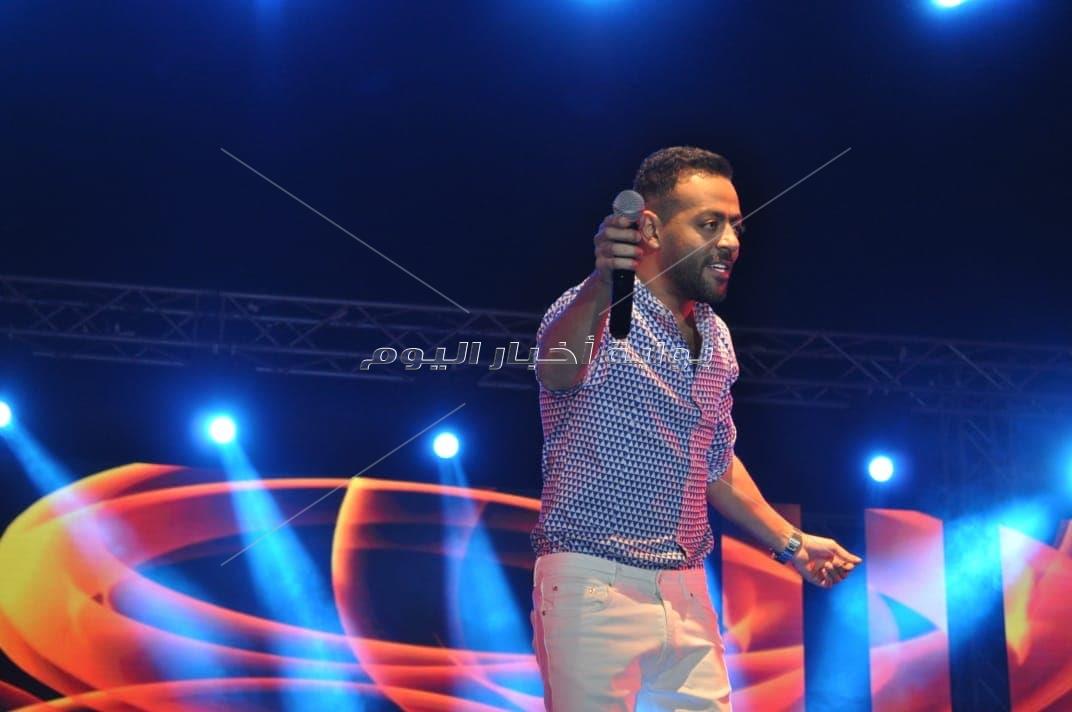 تامر عاشور يتألق بحفل نادي الرواد 